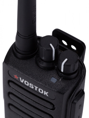Vostok DST-210 портативная аналогово-цифровая радиостанция DMR Tier II UHF или VHF IP  фото в интернет-магазине Radio26